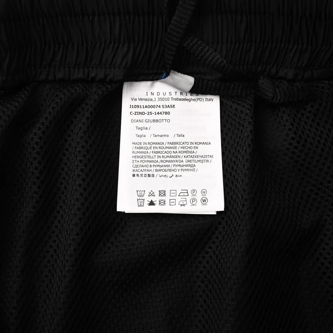 MONCLER MC 100% ， ， 150g/㎡ ， ， 。 ， 。 、 、 ， 。 ， Breathable ， 。 ， ， ， 。 ， ， ， 。 ， 2.2mm， ， ， 12 ， 。 Size：S-XL